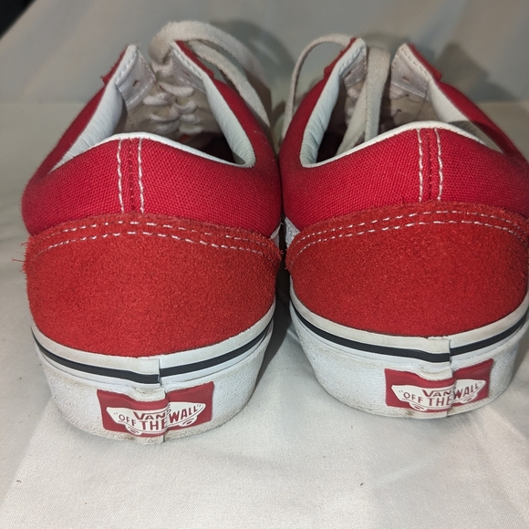 Red vans - Picture 3 of 4